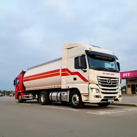 caminhoneiros no pit stop